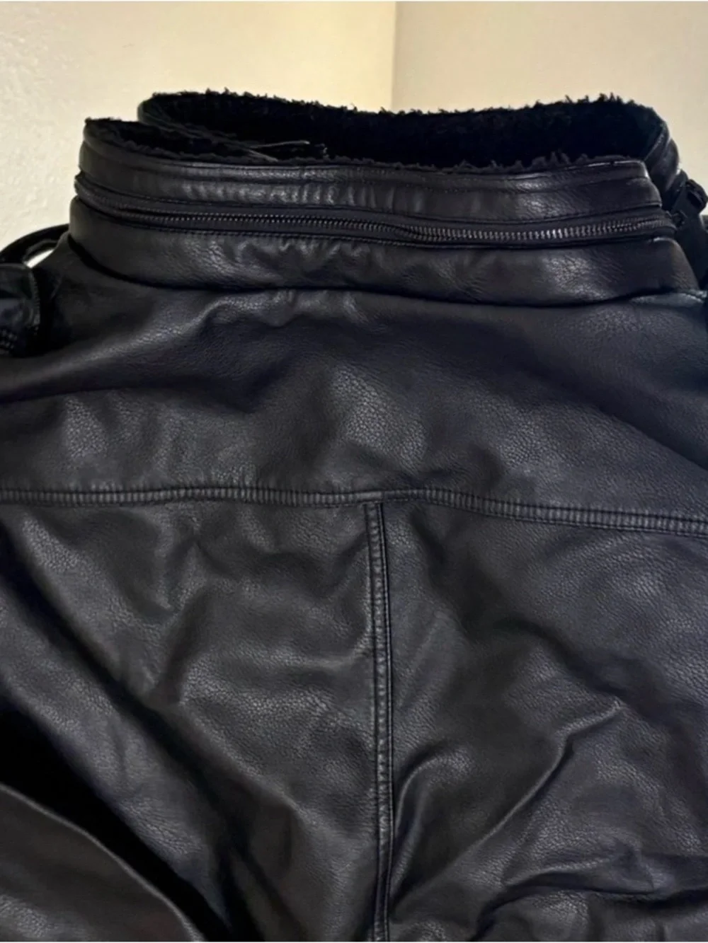 XL Levi’s Men's Faux Leather Sherpa-Lined Aviator Bomber Jacket Black